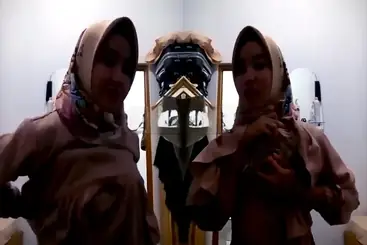 Bokep Indo Jilbab Kasur Nyaman Berakhir Crot Dalem