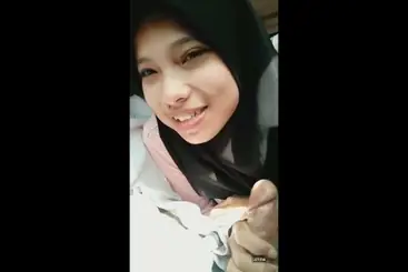 Bokep Jilbab Hitam BJ di Mobil Lumer Hot HD Viral